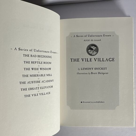 The Vile Village A Series of Unfortunate Events #7 Lemony Snicket 1st Edition - Picture 8 of 10